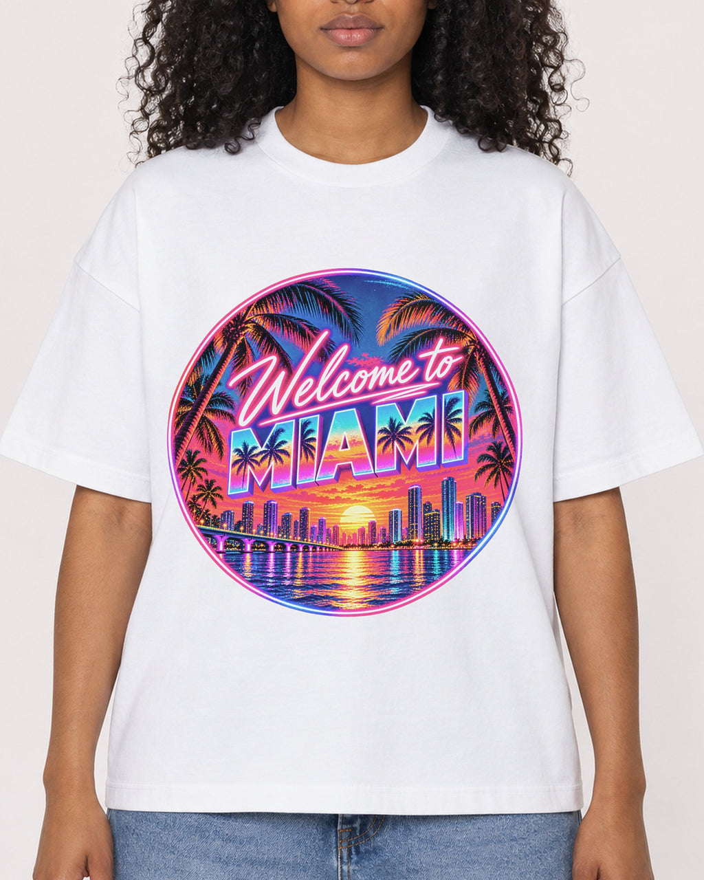 Mockup Boxy Heavyweight Tee White female close-up 05