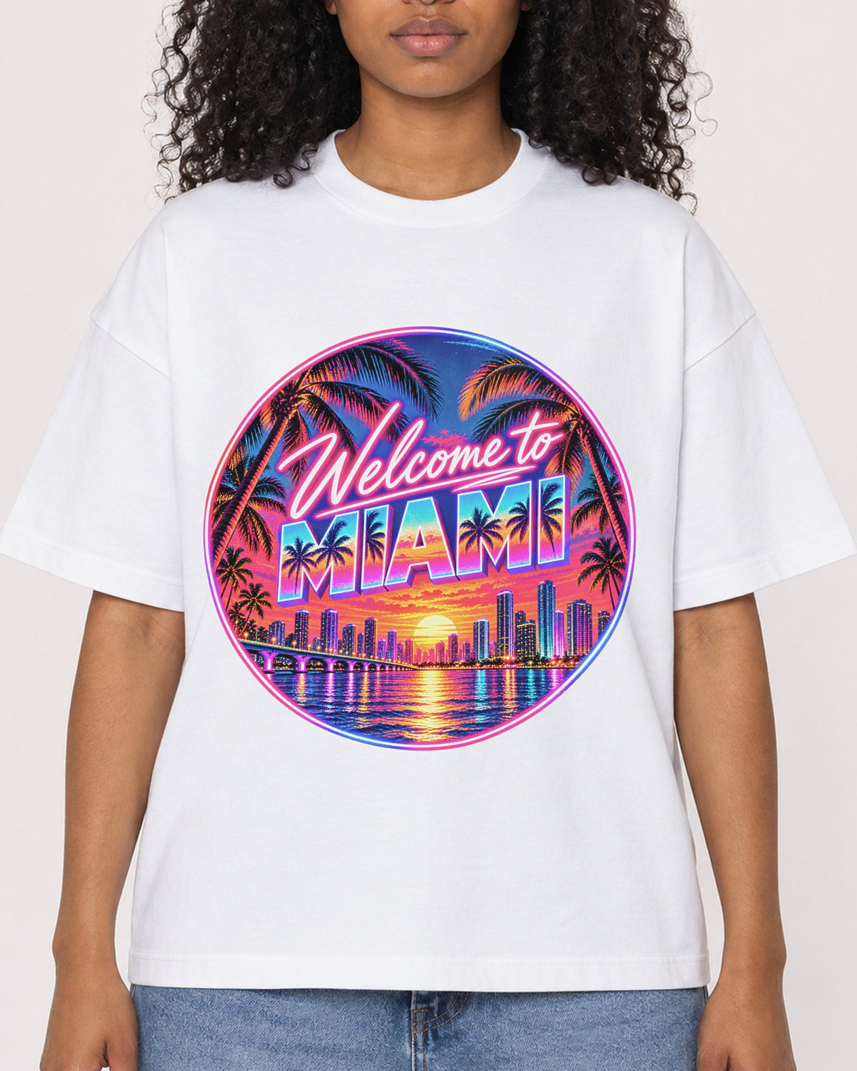 Mockup Boxy Heavyweight Tee White female close-up 05