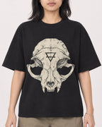 Mockup Boxy Heavyweight Tee Black female close-up 22