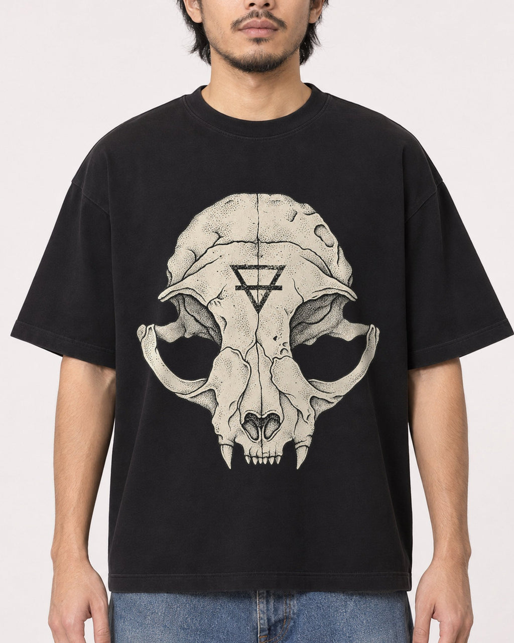 Mockup Boxy Heavyweight Tee Black male close-up 22