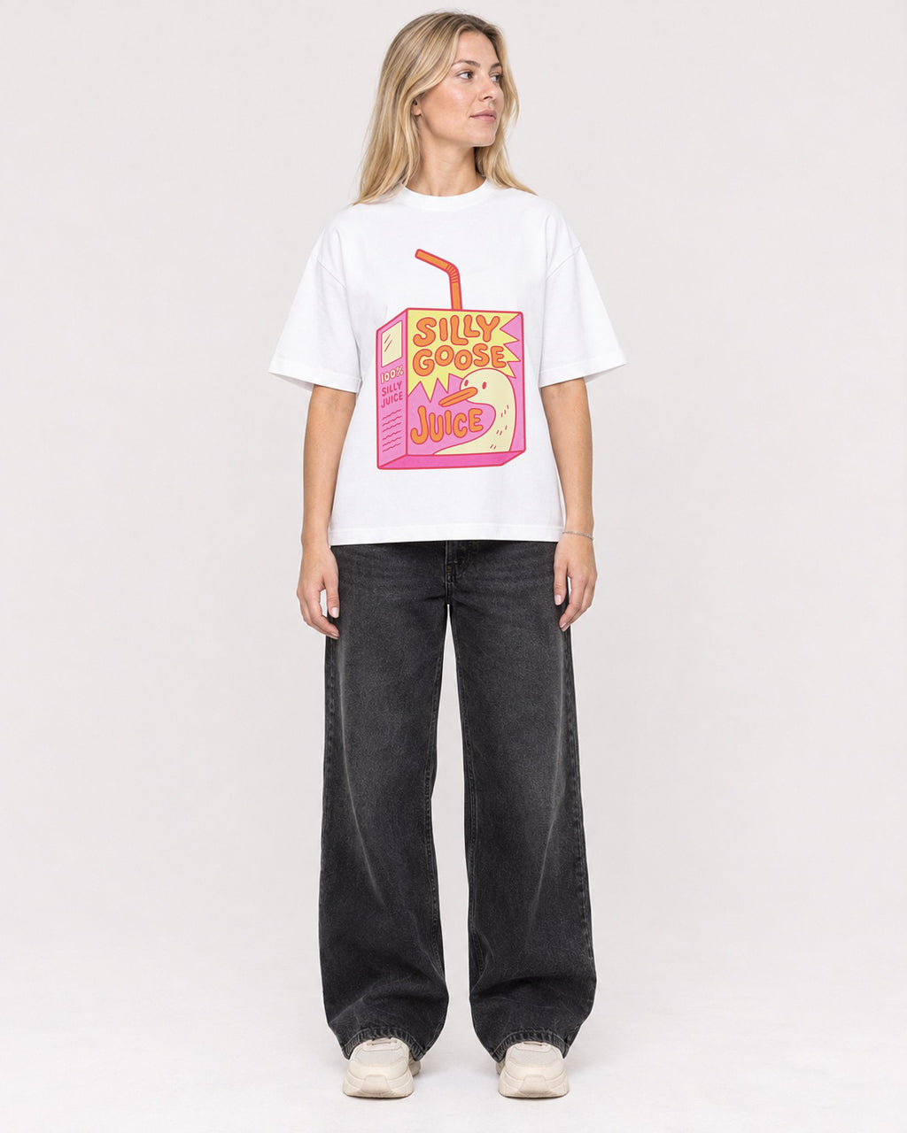 Mockup Boxy Heavyweight Tee White female full-body 08