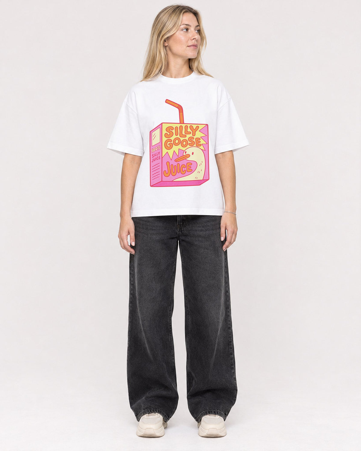 Mockup Boxy Heavyweight Tee White female full-body 08