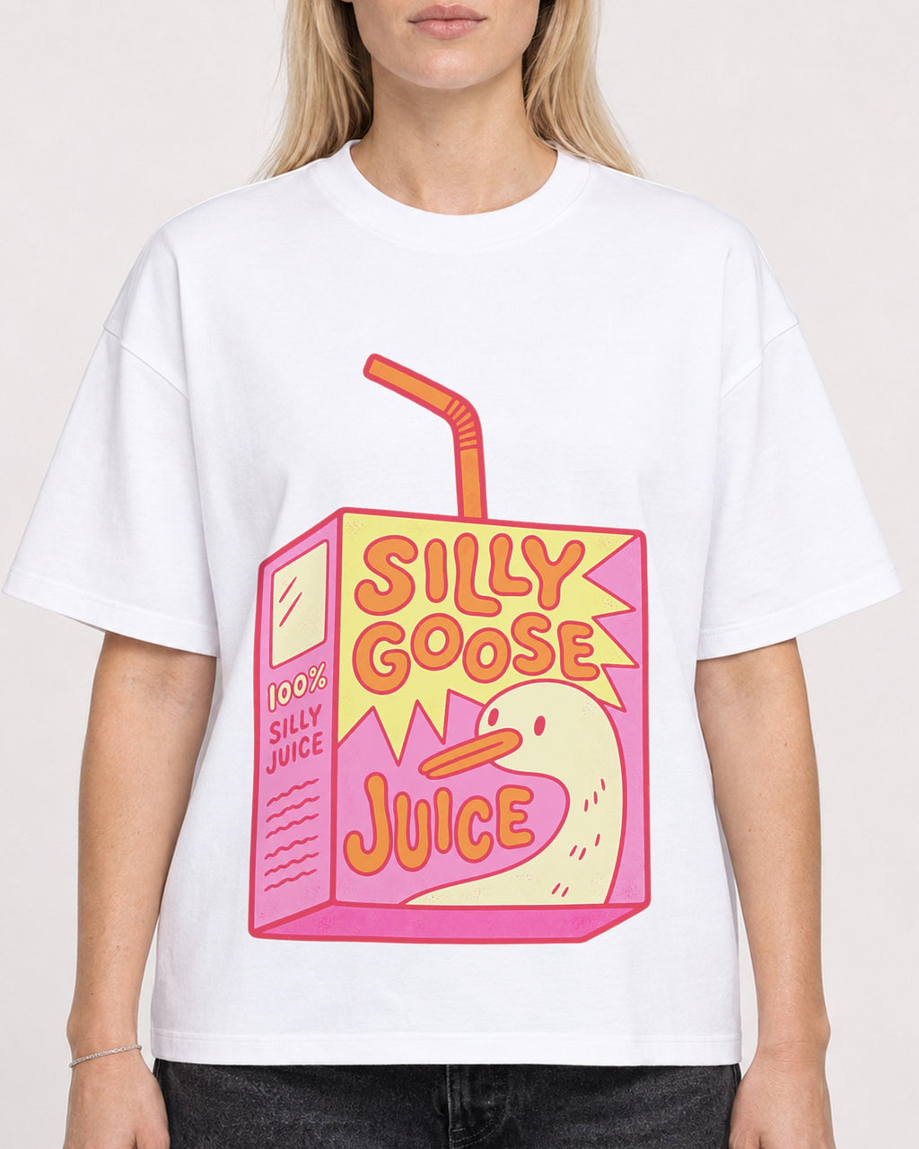 Mockup Boxy Heavyweight Tee White female close-up 08