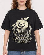 Mockup Boxy Heavyweight Tee Black female close-up 09