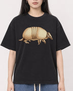 Mockup Boxy Heavyweight Tee Black female close-up 01