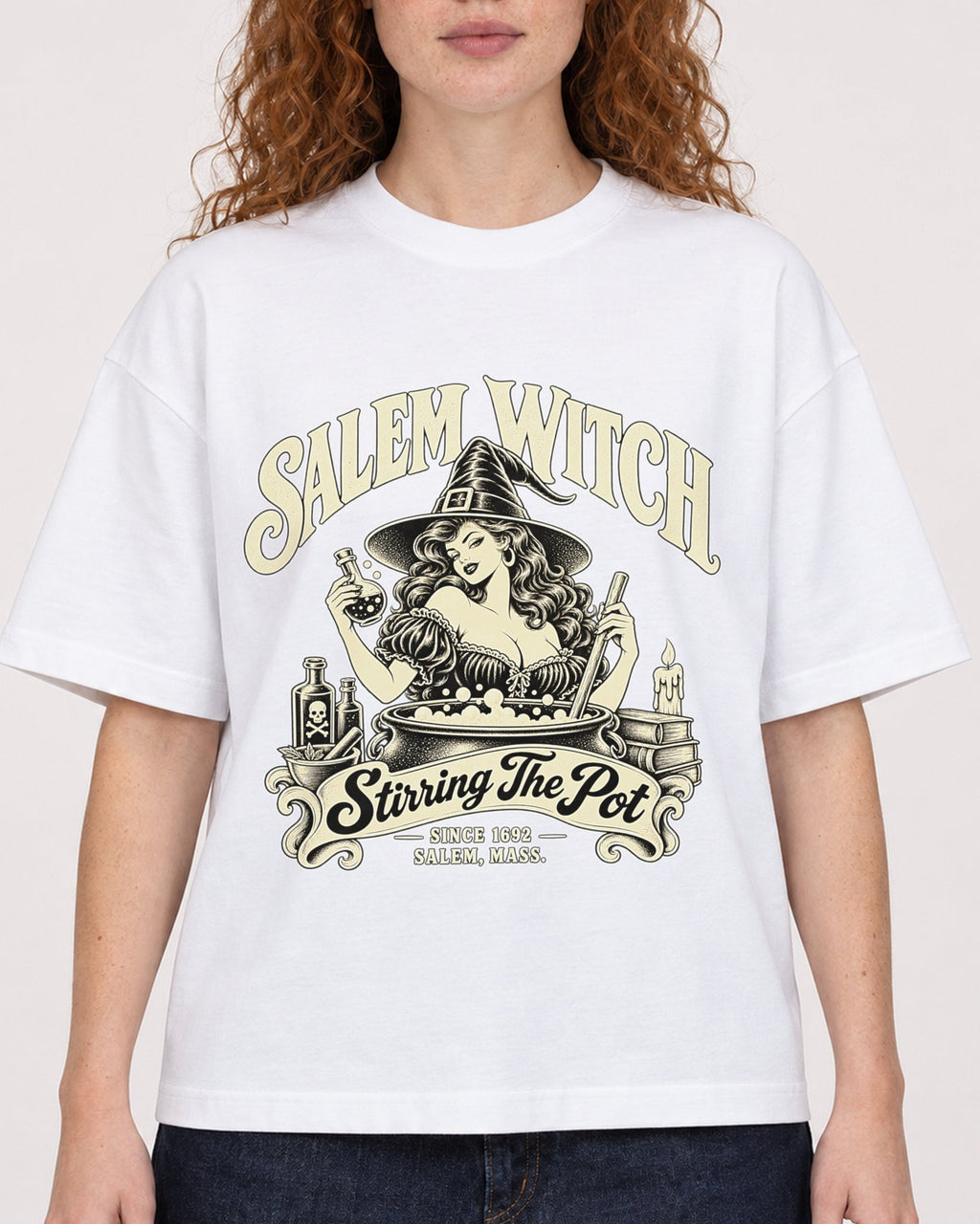 Mockup Boxy Heavyweight Tee White female close-up 09