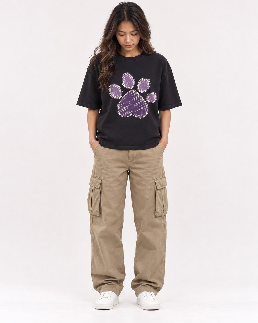 Mockup Boxy Heavyweight Tee Black female full-body 02