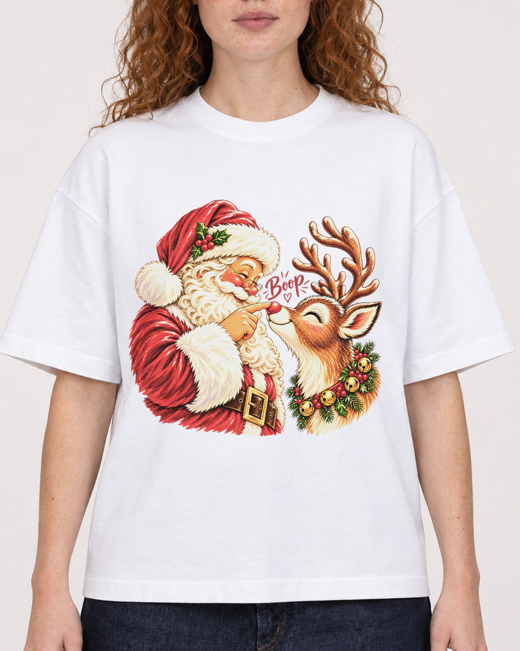 Mockup Boxy Heavyweight Tee White female close-up 09
