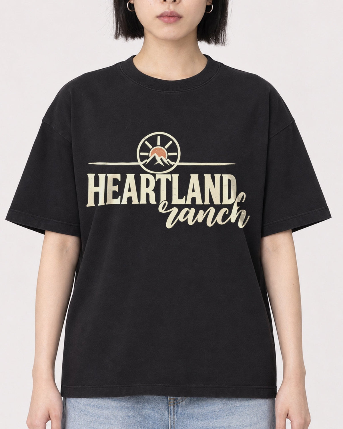 Mockup Boxy Heavyweight Tee Black female close-up 11