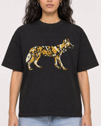 Mockup Boxy Heavyweight Tee Black female close-up 07