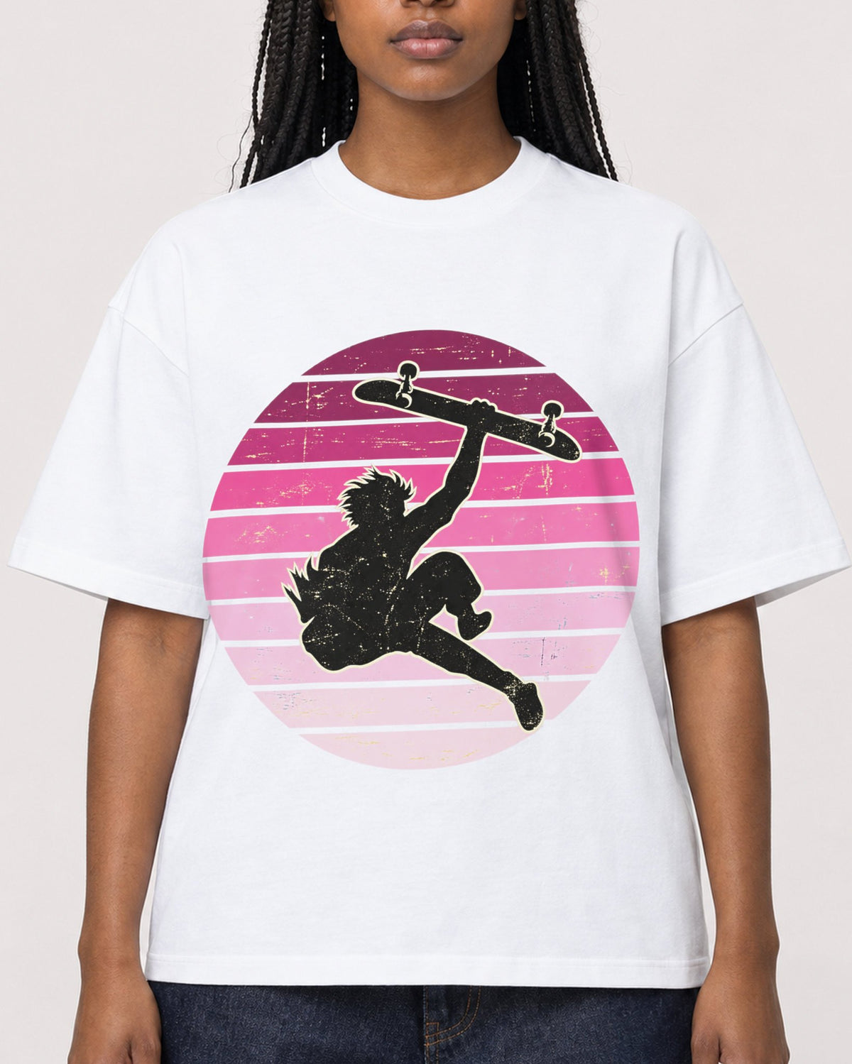 Mockup Boxy Heavyweight Tee White female close-up 04