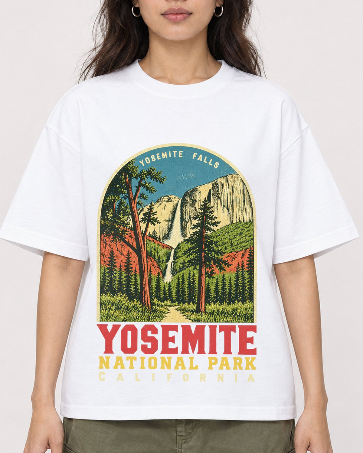 Mockup Boxy Heavyweight Tee White female close-up 02