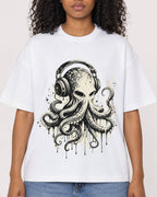 Mockup Boxy Heavyweight Tee White female close-up 05