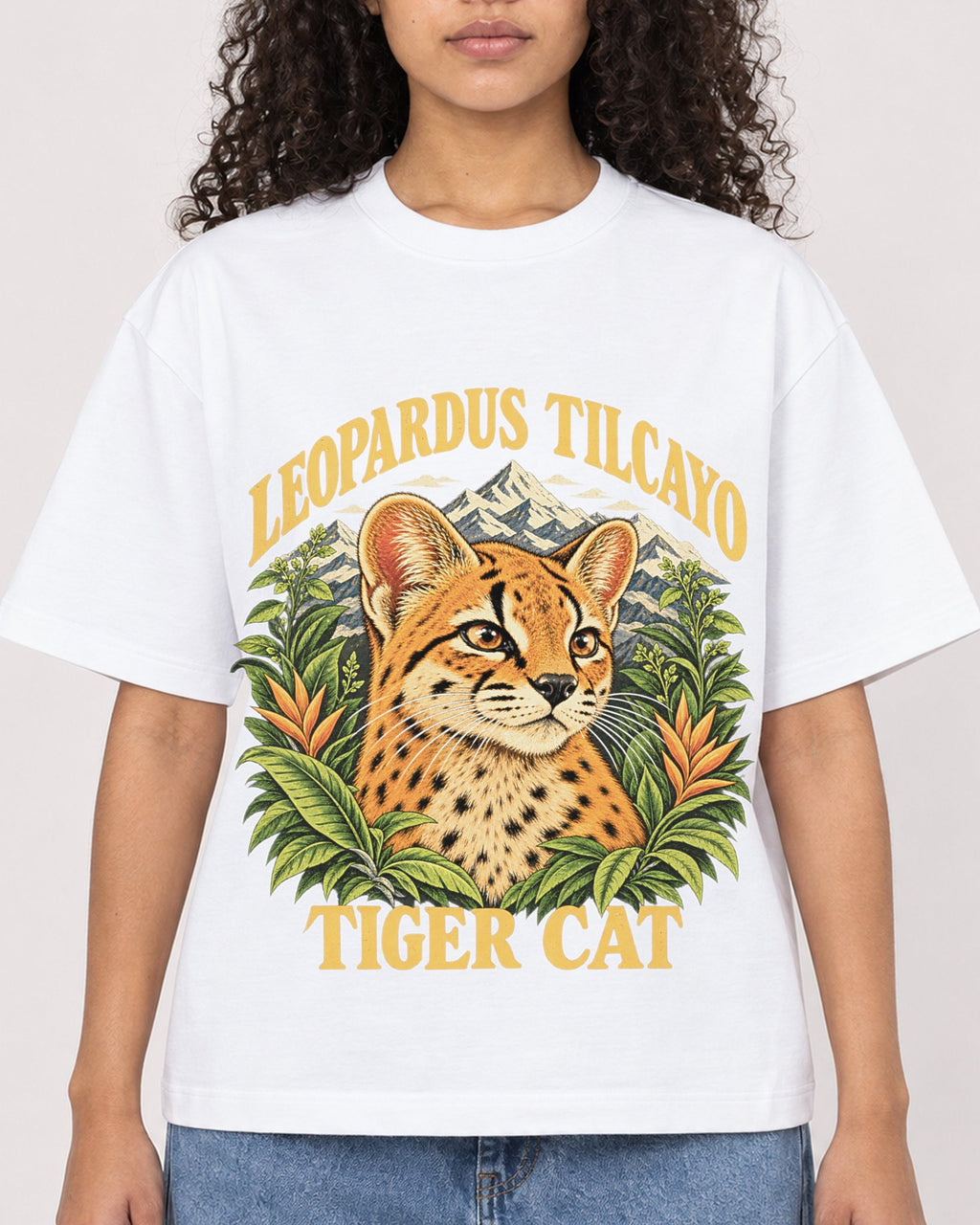 Mockup Boxy Heavyweight Tee White female close-up 10