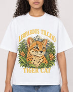 Mockup Boxy Heavyweight Tee White female close-up 10