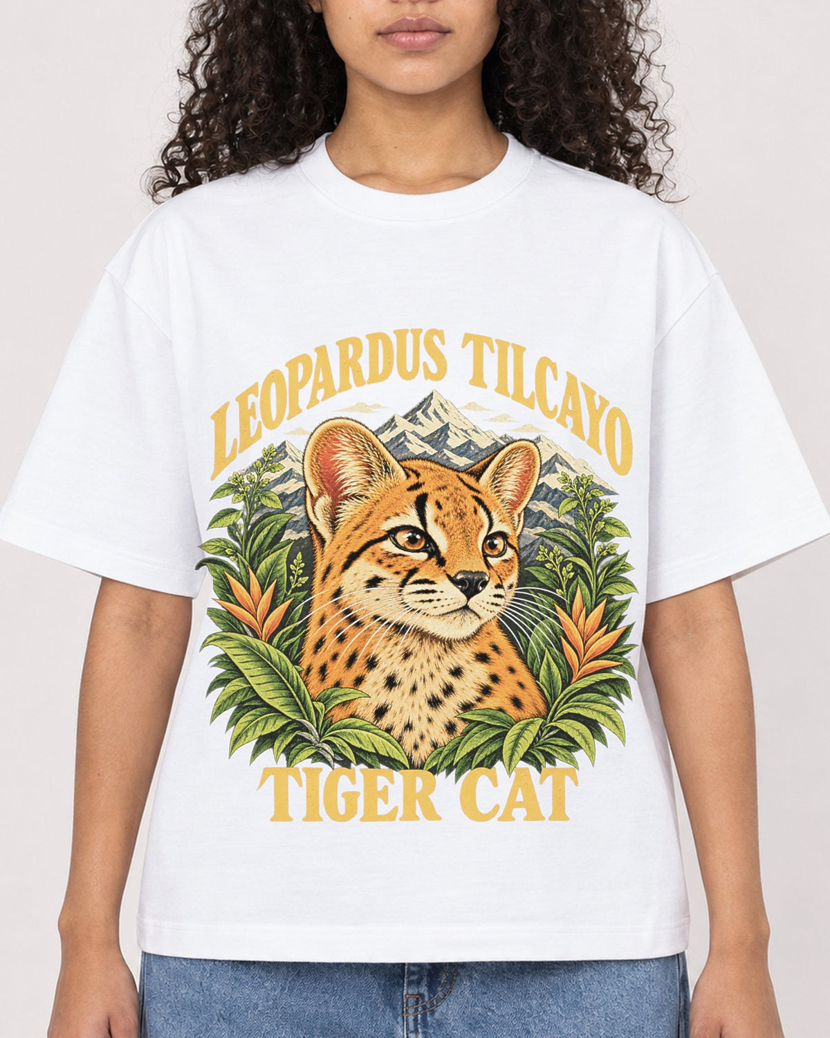 Mockup Boxy Heavyweight Tee White female close-up 10