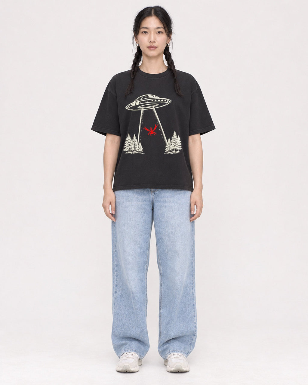 Mockup Boxy Heavyweight Tee Black female full-body 43