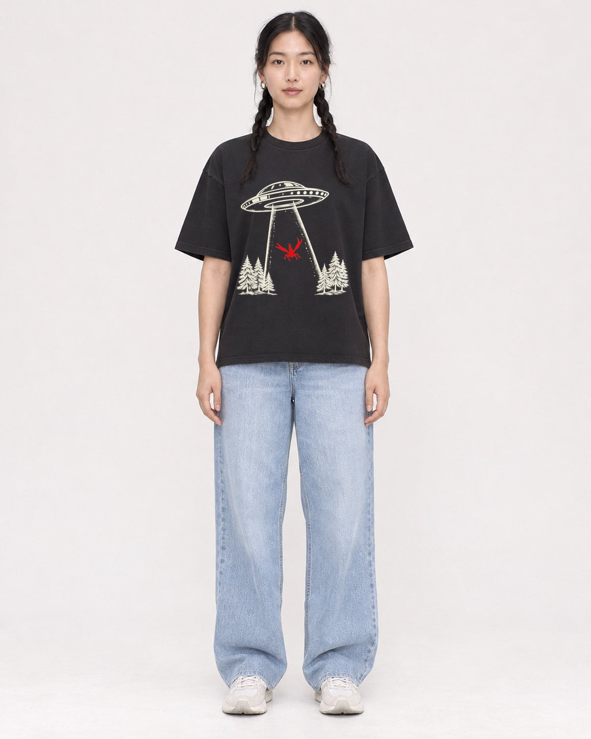 Mockup Boxy Heavyweight Tee Black female full-body 43