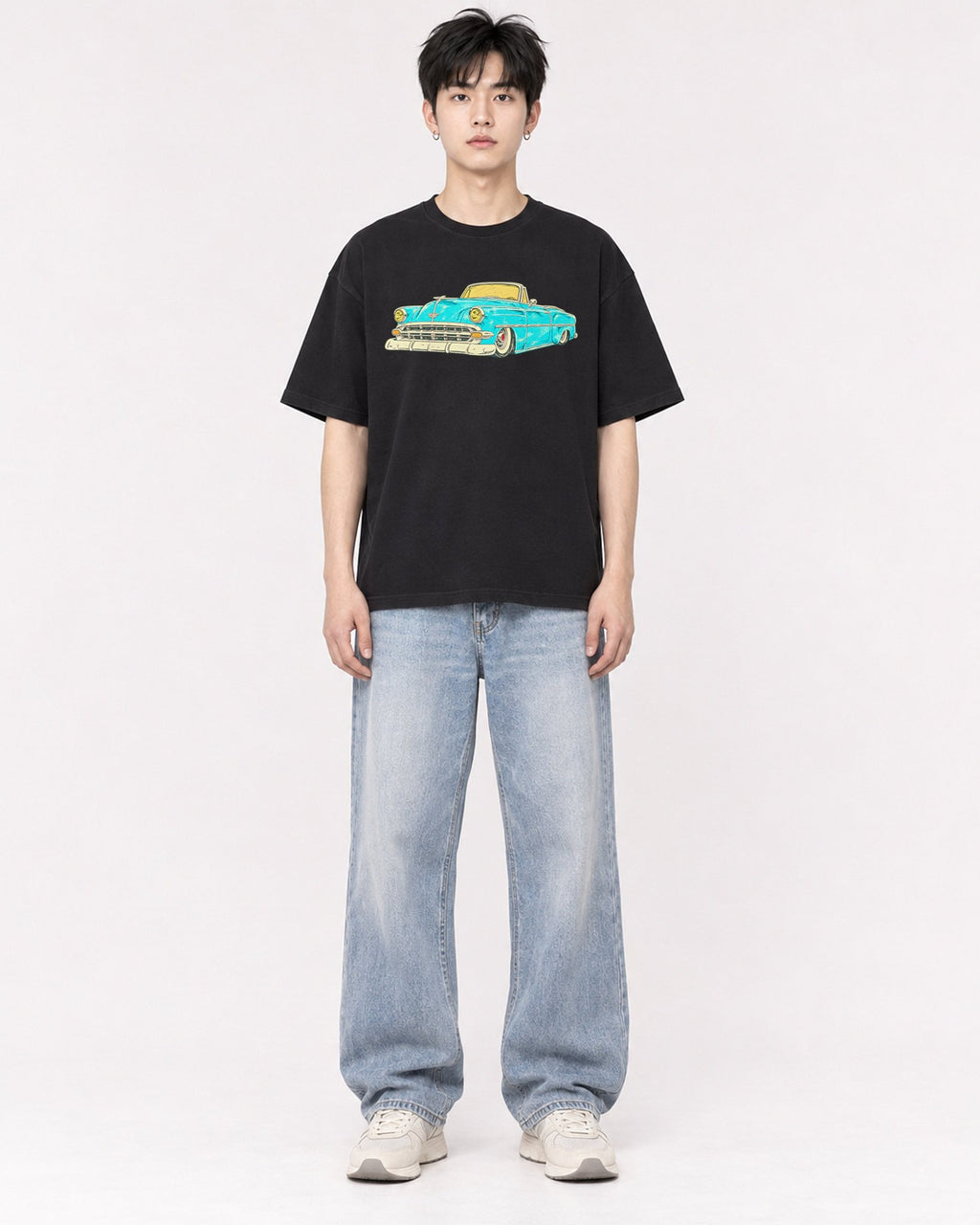 Mockup Boxy Heavyweight Tee Black male full-body 01