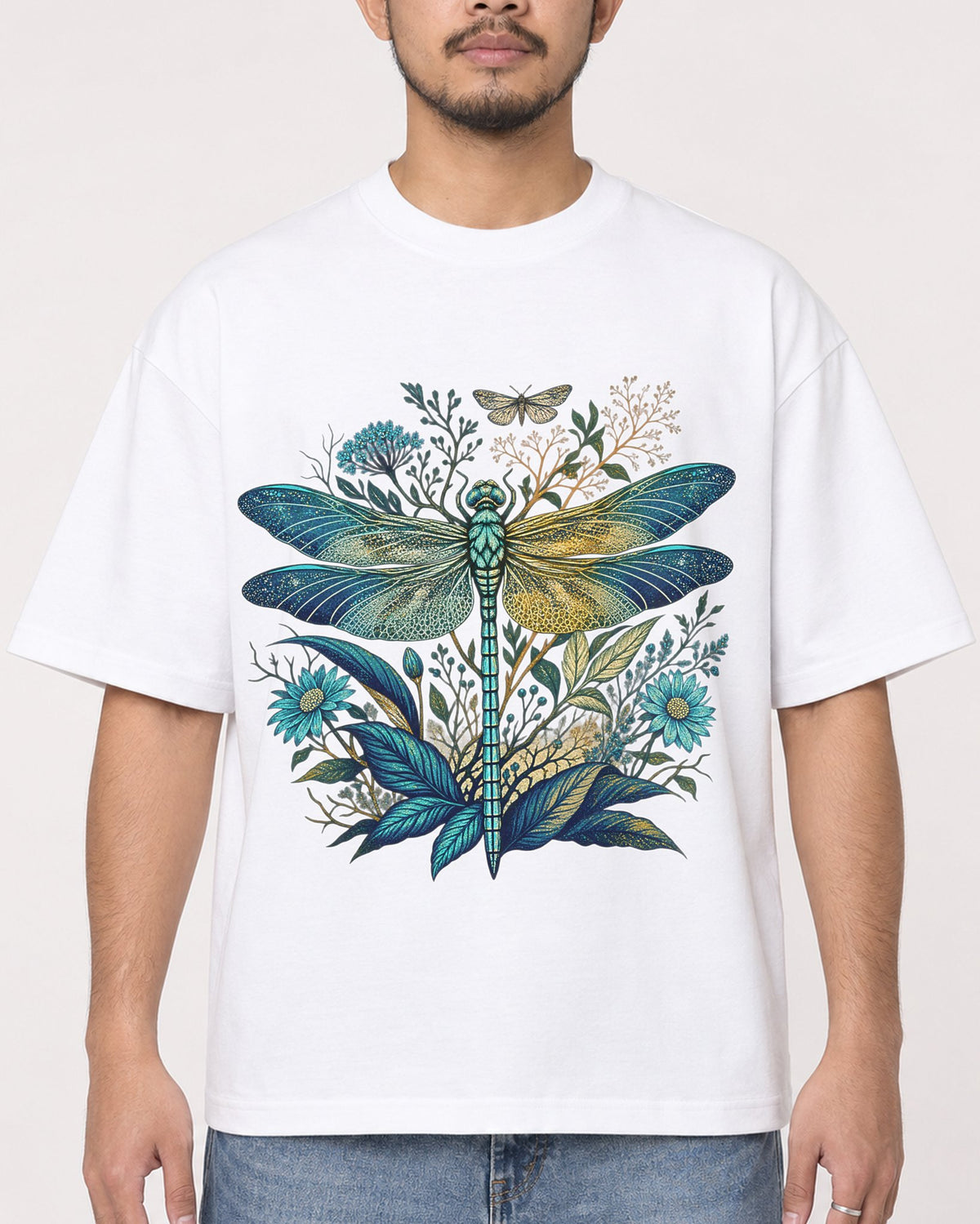 Mockup Boxy Heavyweight Tee White male close-up 32