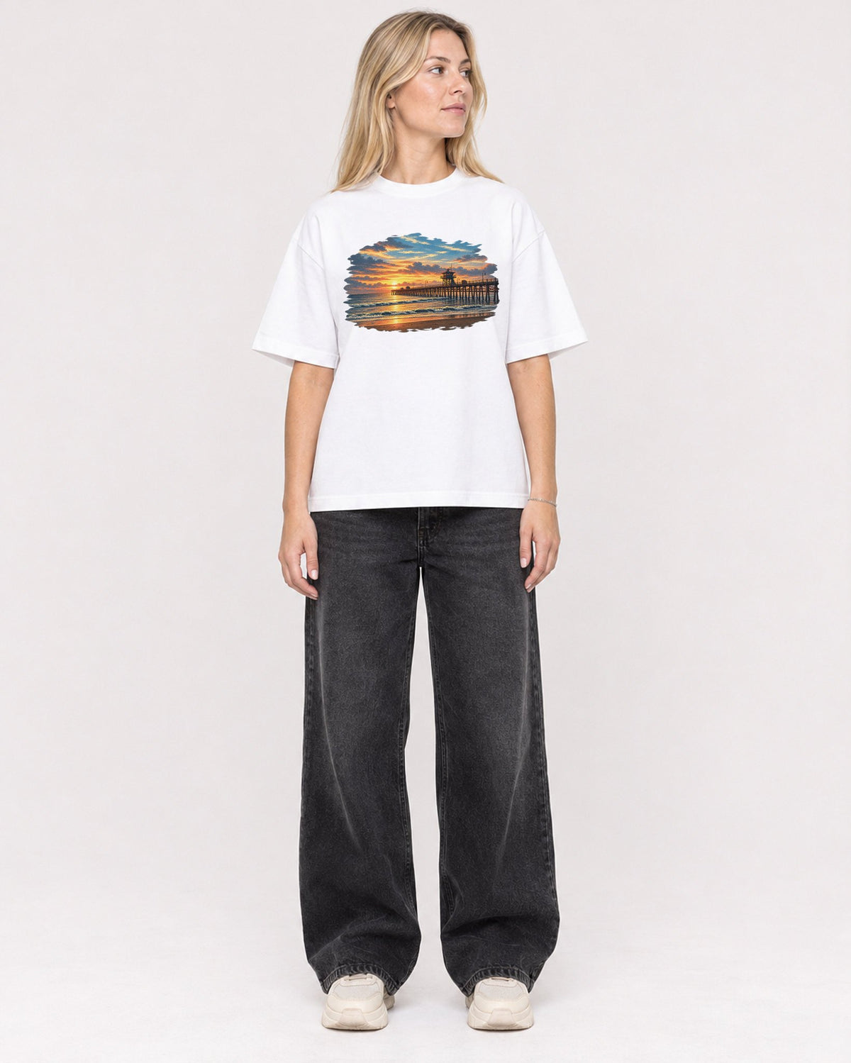 Mockup Boxy Heavyweight Tee White female full-body 08
