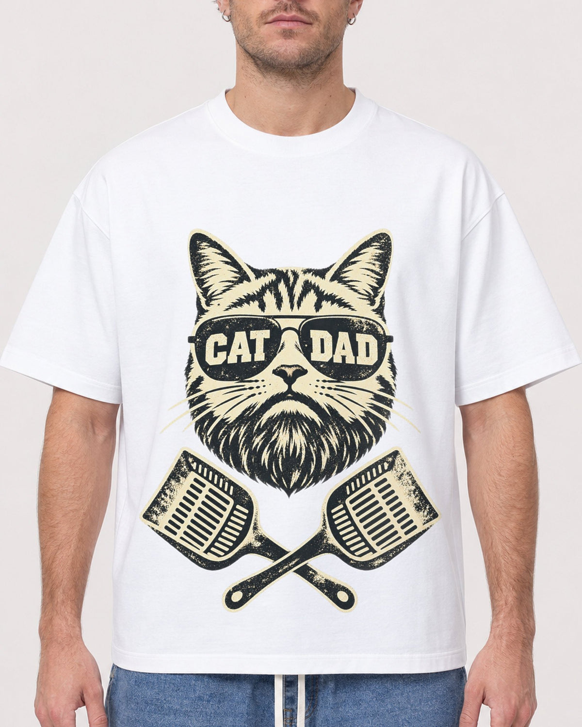Mockup Boxy Heavyweight Tee White male close-up 08