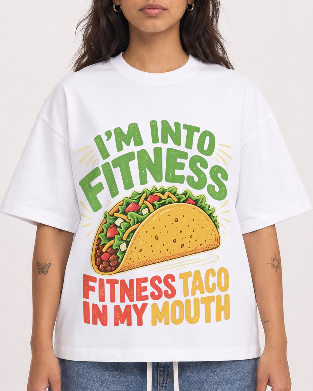 Mockup Boxy Heavyweight Tee White female close-up 06