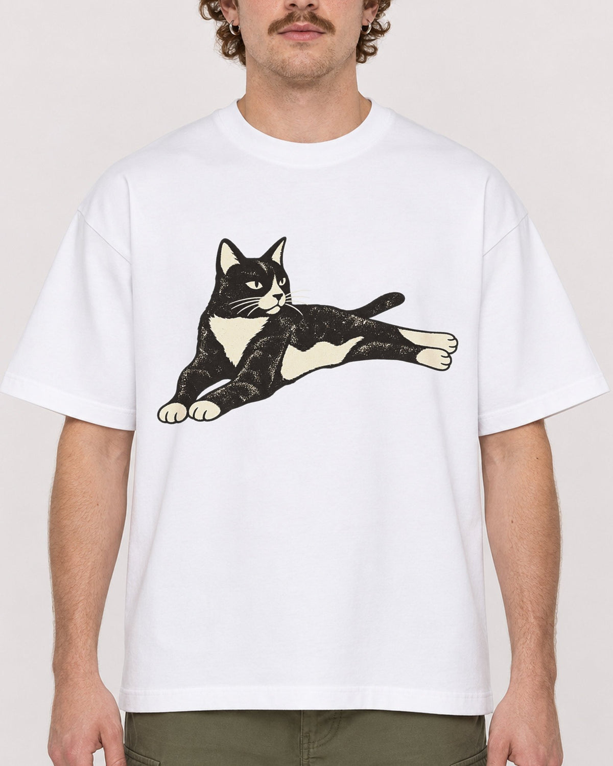 Mockup Boxy Heavyweight Tee White male close-up 09