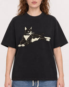 Mockup Boxy Heavyweight Tee Black female close-up 09