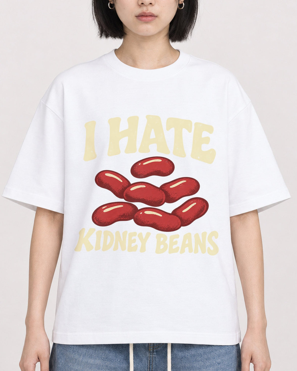 Mockup Boxy Heavyweight Tee White female close-up 11