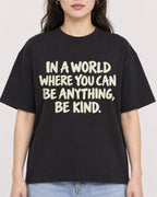 Mockup Boxy Heavyweight Tee Black female close-up 03