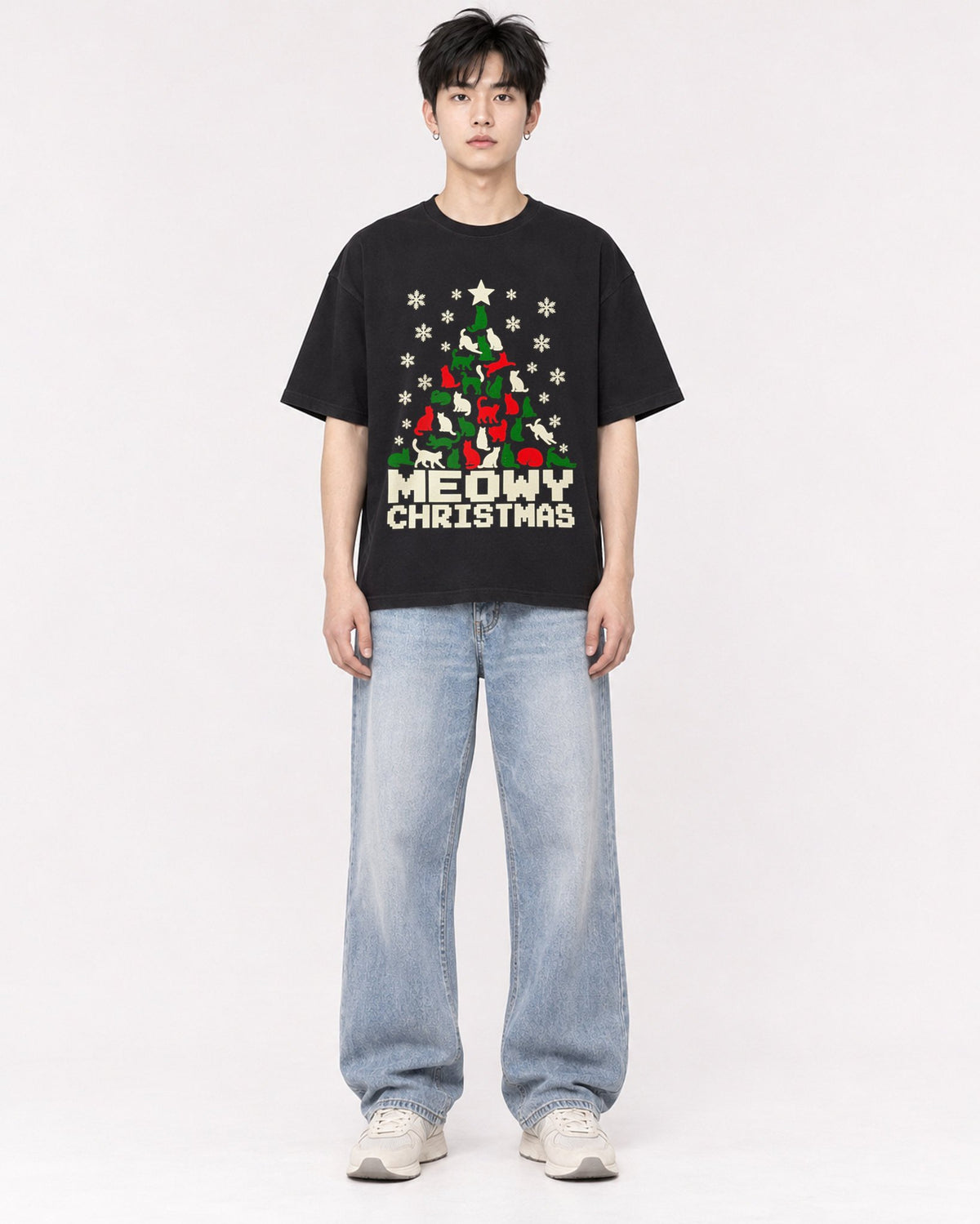 Mockup Boxy Heavyweight Tee Black male full-body 01