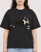 Mockup Boxy Heavyweight Tee Black female close-up 03