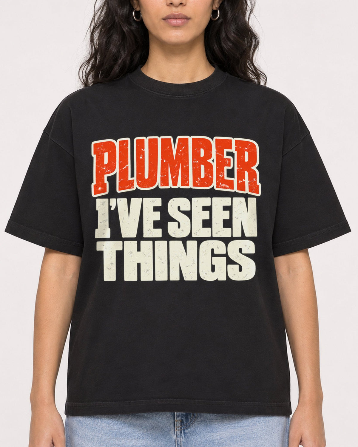 Mockup Boxy Heavyweight Tee Black female close-up 07