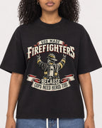 Mockup Boxy Heavyweight Tee Black female close-up 05