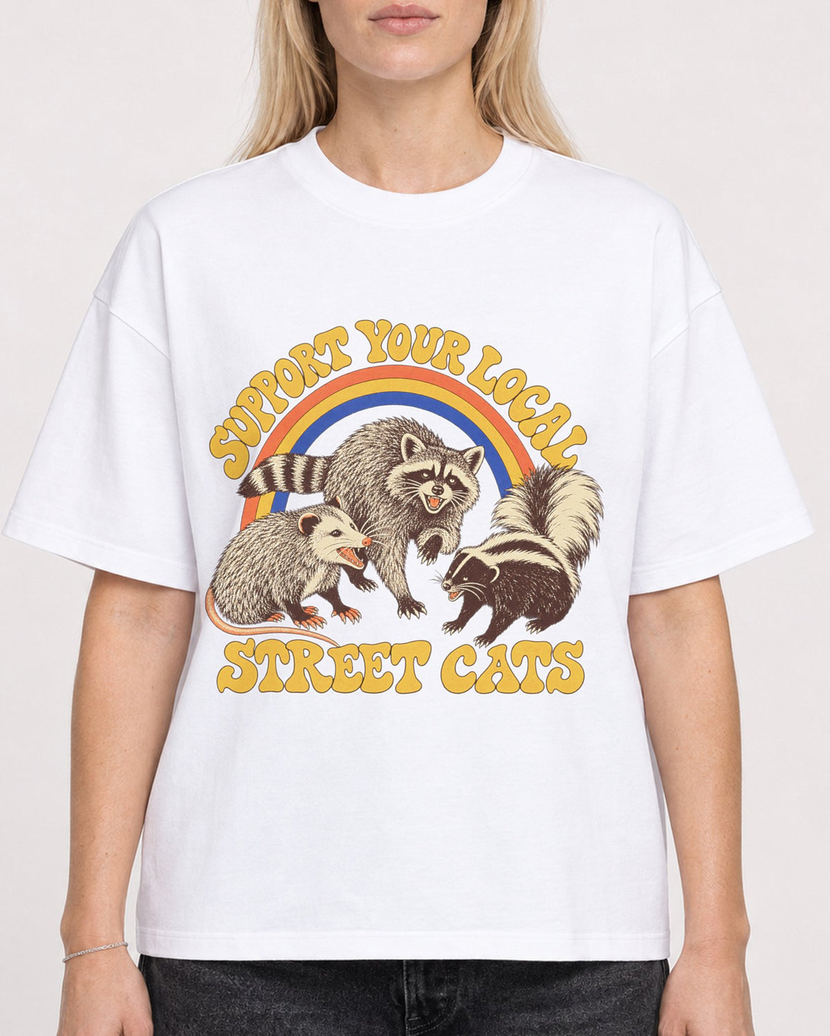 Mockup Boxy Heavyweight Tee White female close-up 08