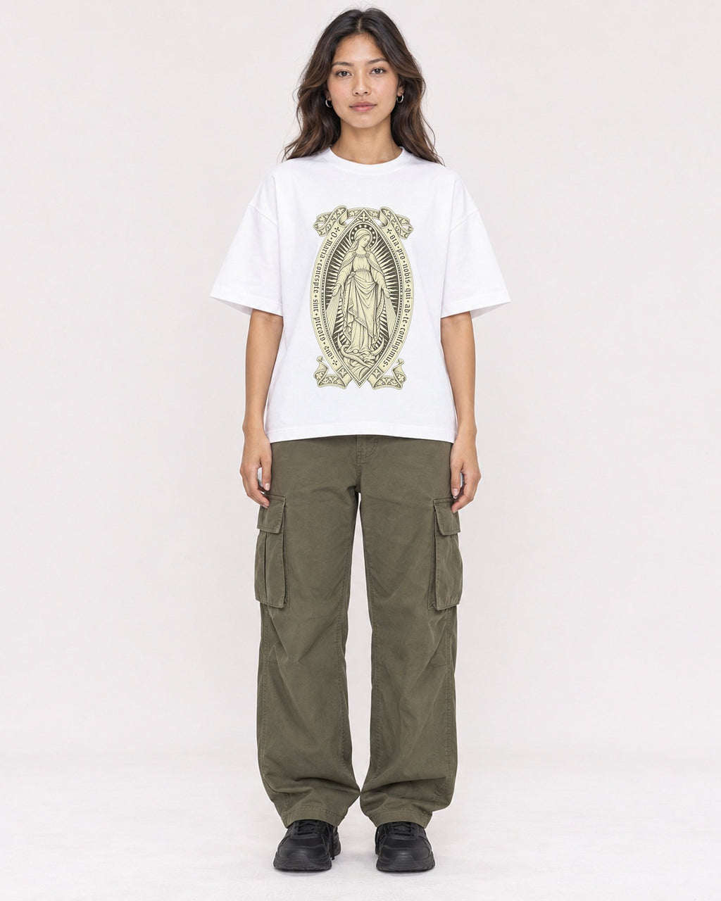 Mockup Boxy Heavyweight Tee White female full-body 02