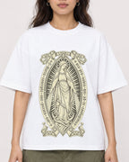 Mockup Boxy Heavyweight Tee White female close-up 02