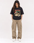 Mockup Boxy Heavyweight Tee Black female full-body 02