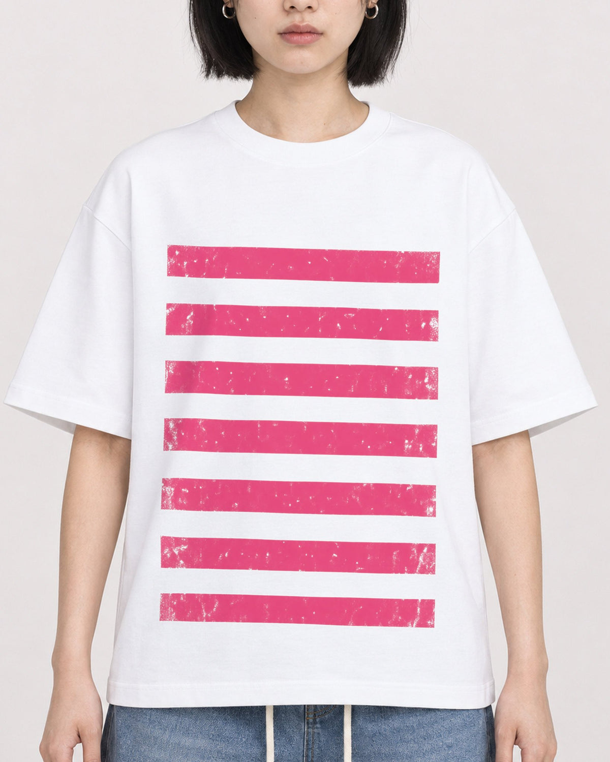 Mockup Boxy Heavyweight Tee White female close-up 11