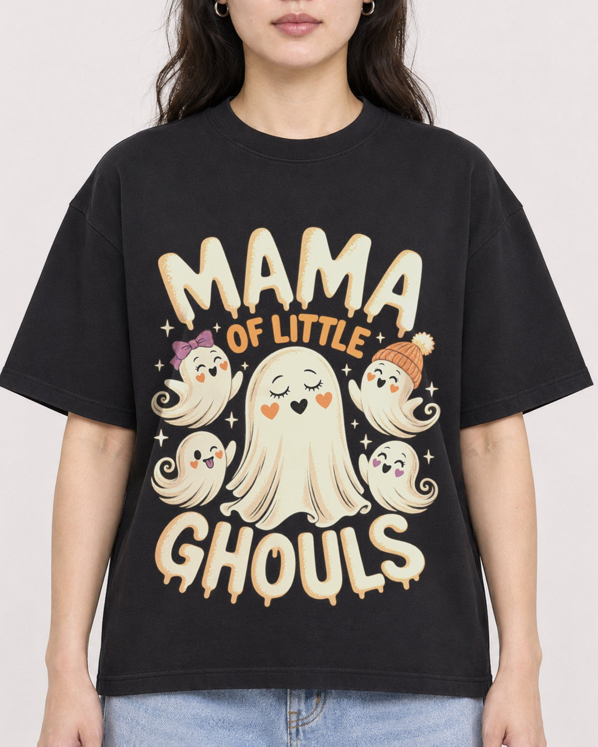 Mockup Boxy Heavyweight Tee Black female close-up 03