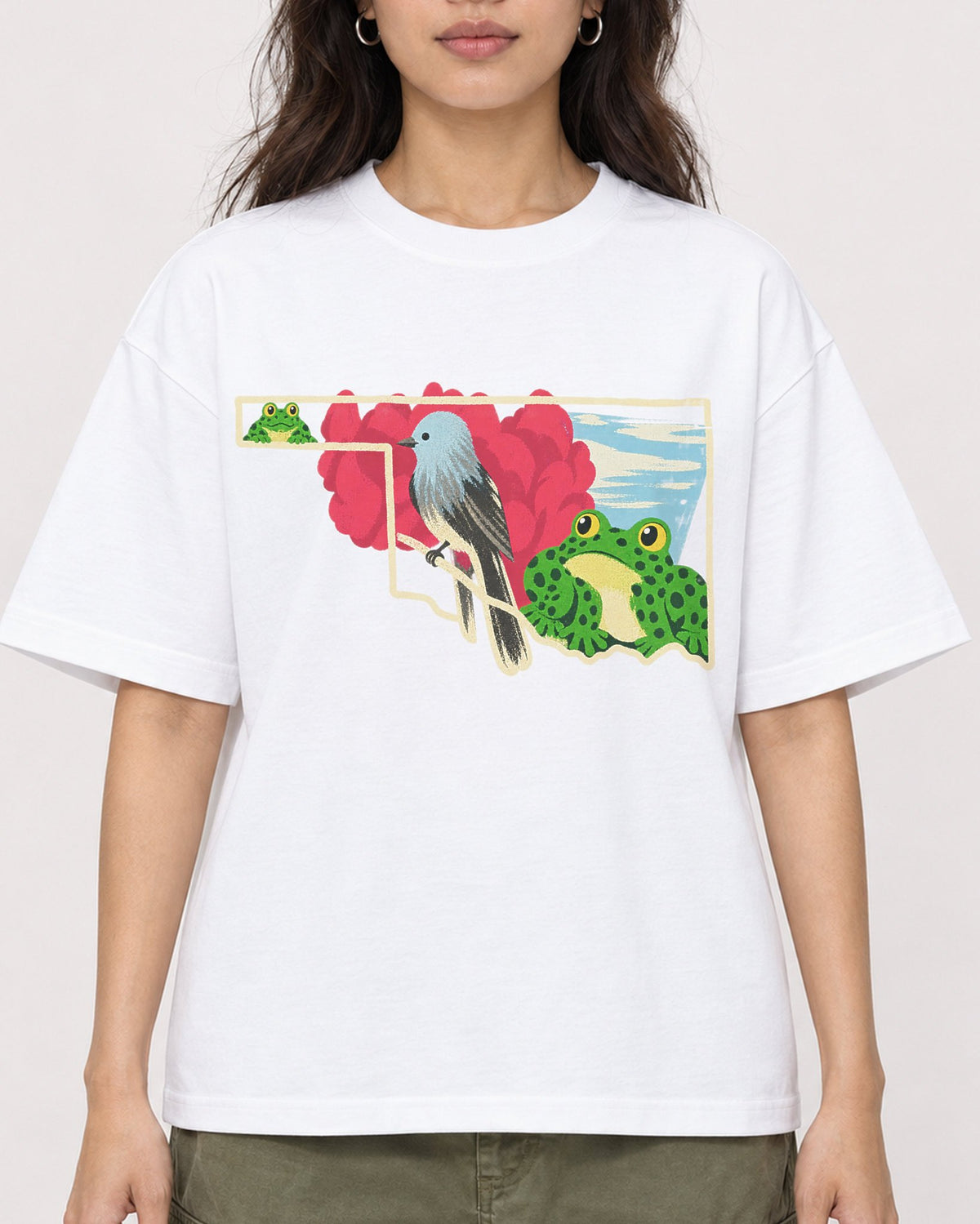 Mockup Boxy Heavyweight Tee White female close-up 02
