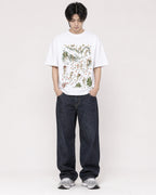 Mockup Boxy Heavyweight Tee White male full-body 11