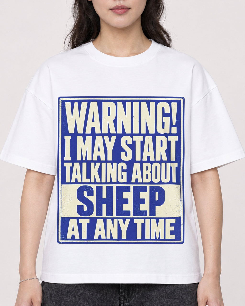 Mockup Boxy Heavyweight Tee White female close-up 03