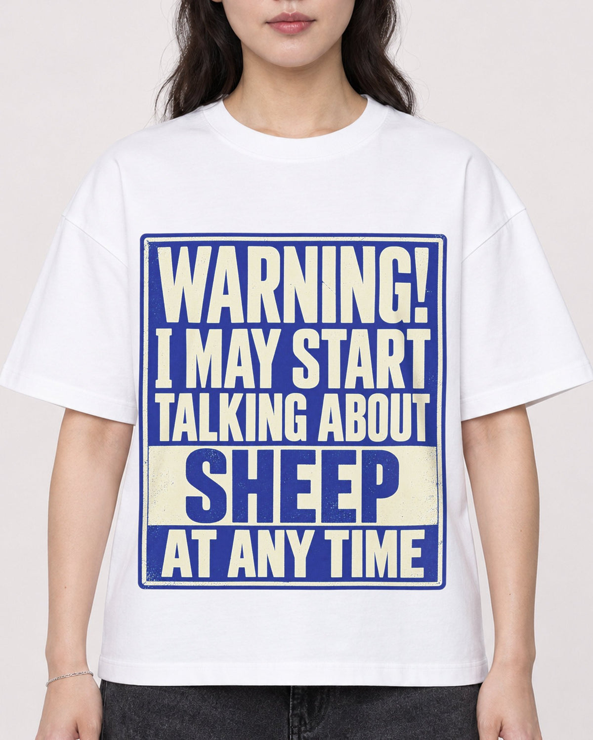 Mockup Boxy Heavyweight Tee White female close-up 03
