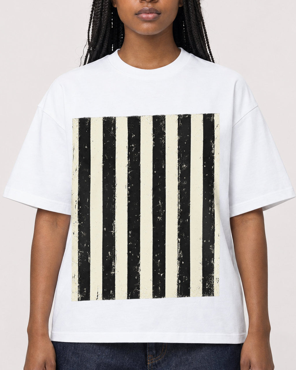 Mockup Boxy Heavyweight Tee White female close-up 04