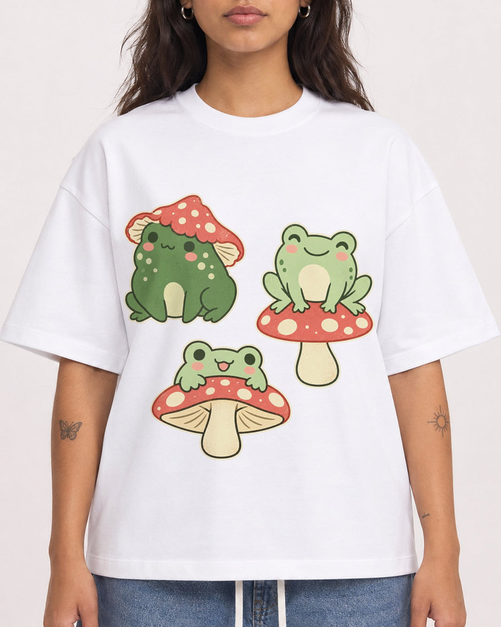 Mockup Boxy Heavyweight Tee White female close-up 06
