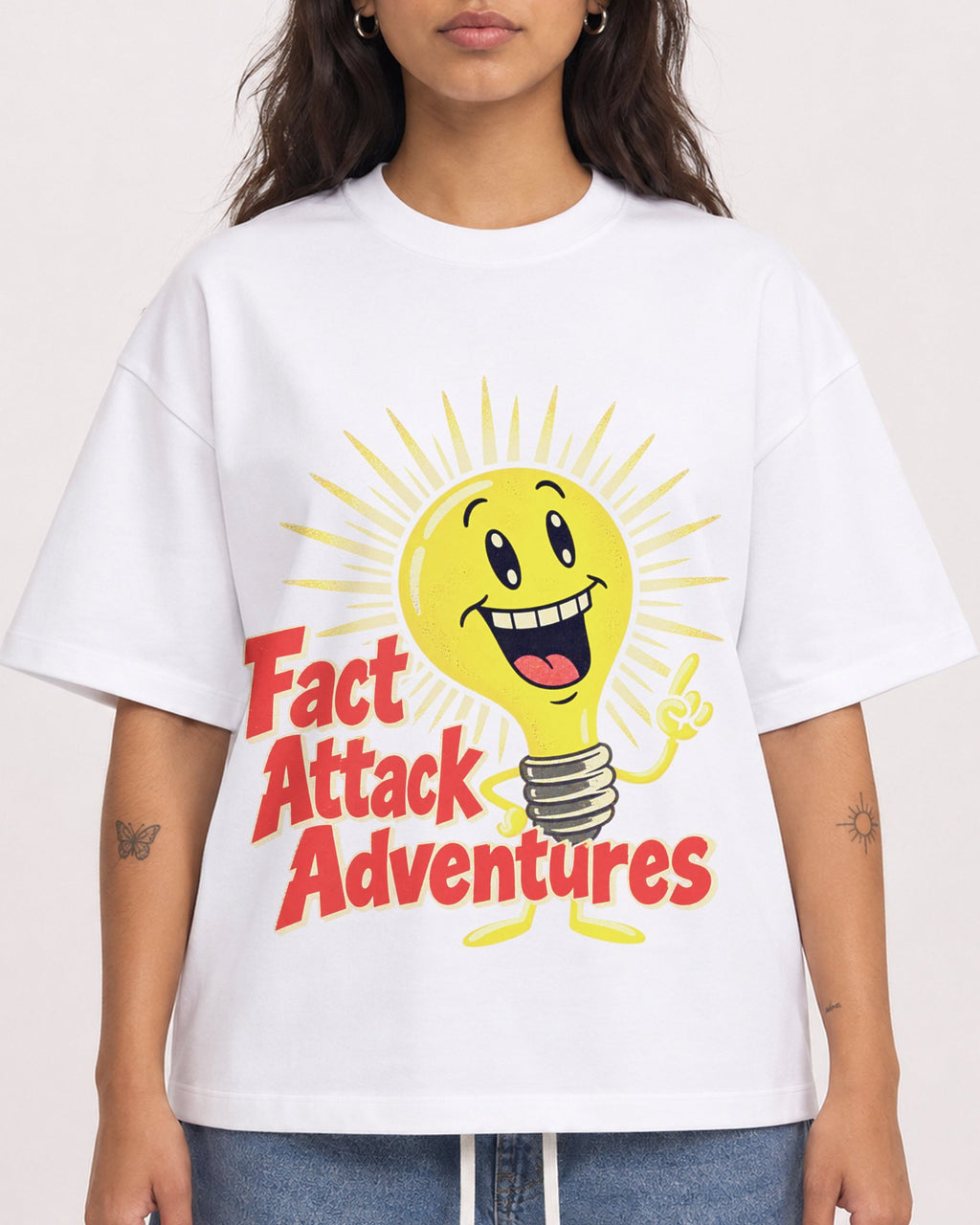 Mockup Boxy Heavyweight Tee White female close-up 06