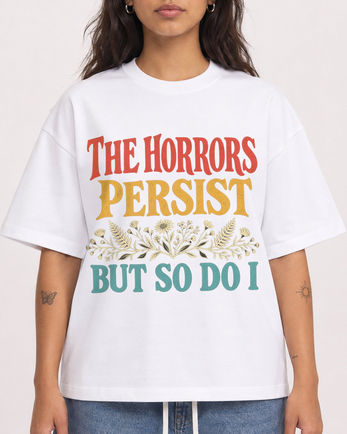 Mockup Boxy Heavyweight Tee White female close-up 06