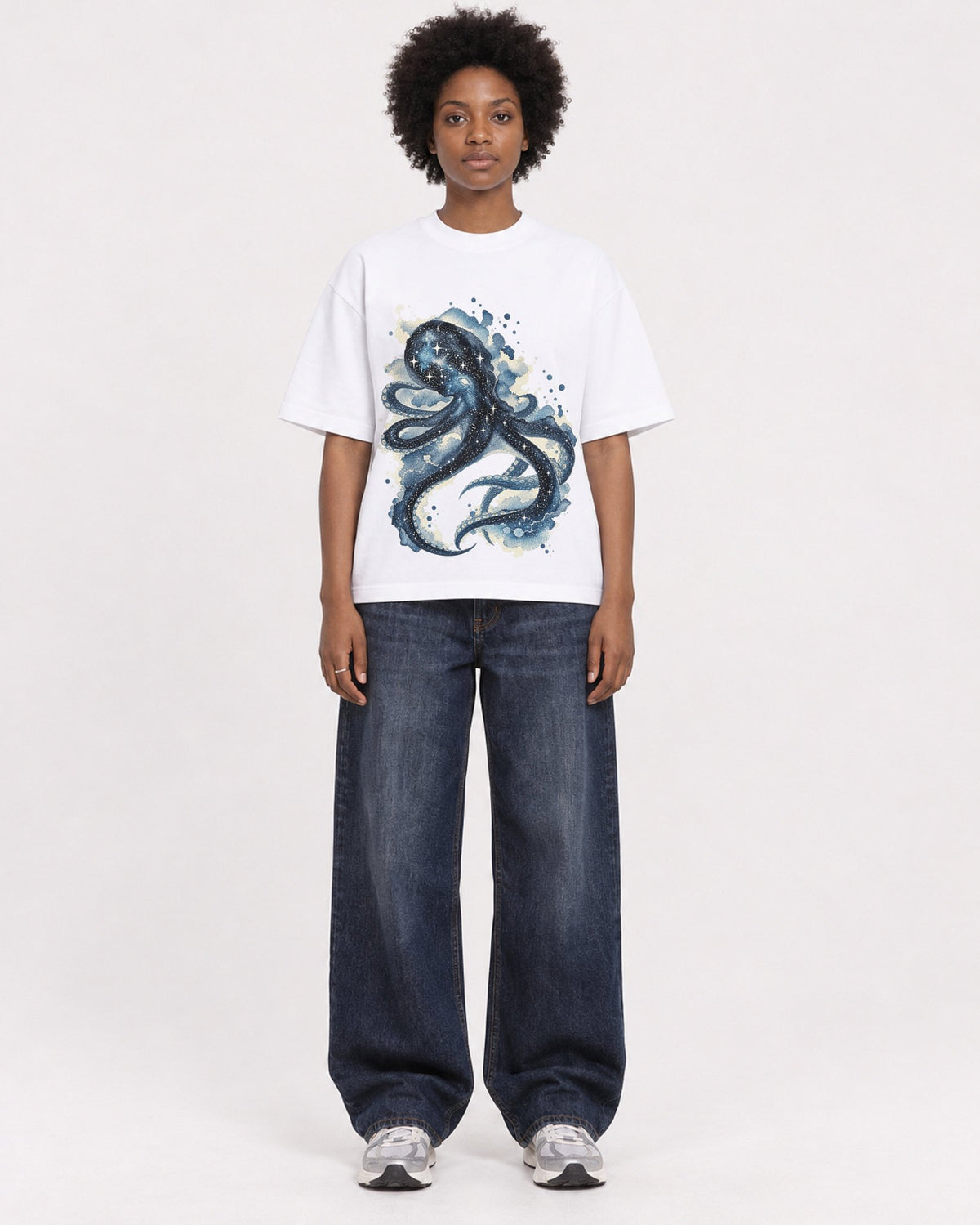 Mockup Boxy Heavyweight Tee White female full-body 14